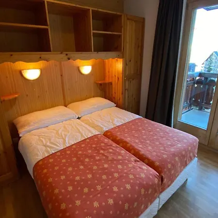 Apartamento Lavish With Paid Sauna