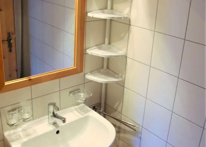 Lavish With Paid Sauna ナンダ